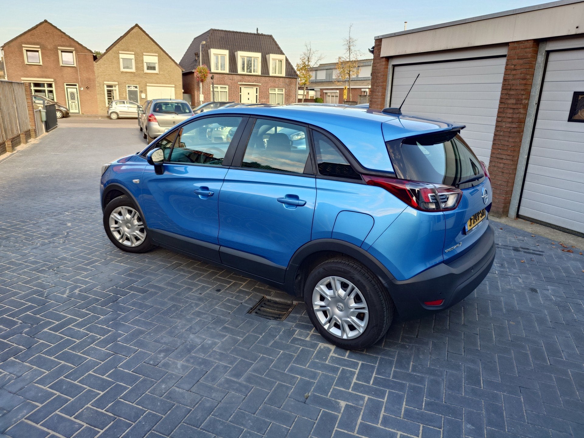 Opel Crossland X 1.2 Edition Dealer onderhouden, Apple Carpl, Auto's, Stof, Gebruikt, 1199 cc, Blauw