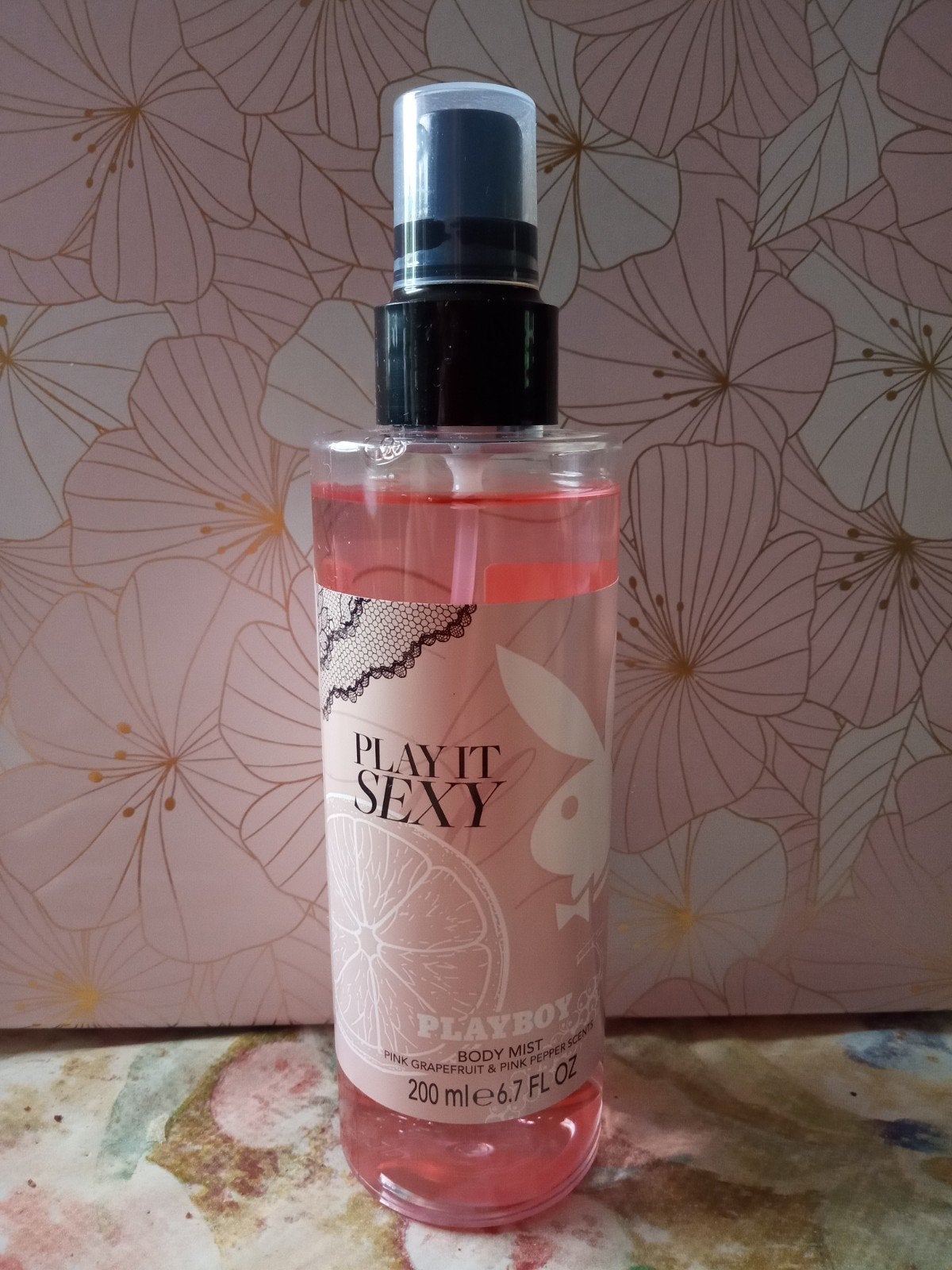 Sprayflacon Playboy Play it Sexy body mist, Ophalen of Verzenden, Zo goed als nieuw