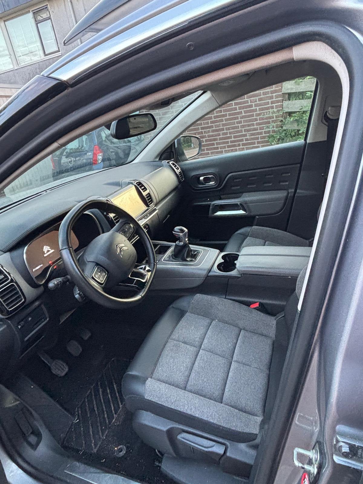 Citroën C5 Aircross 1.2 Puretech 130pk S&S 2019 Grijs, Voorwielaandrijving, 1350 kg, C5 Aircross, 75 €/maand