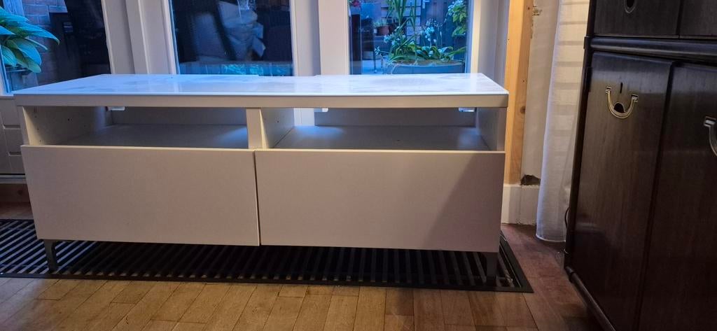 Ikea Besta tv meubel wit 120x40x38 met glasplaat en pootjes, Huis en Inrichting, Ophalen of Verzenden