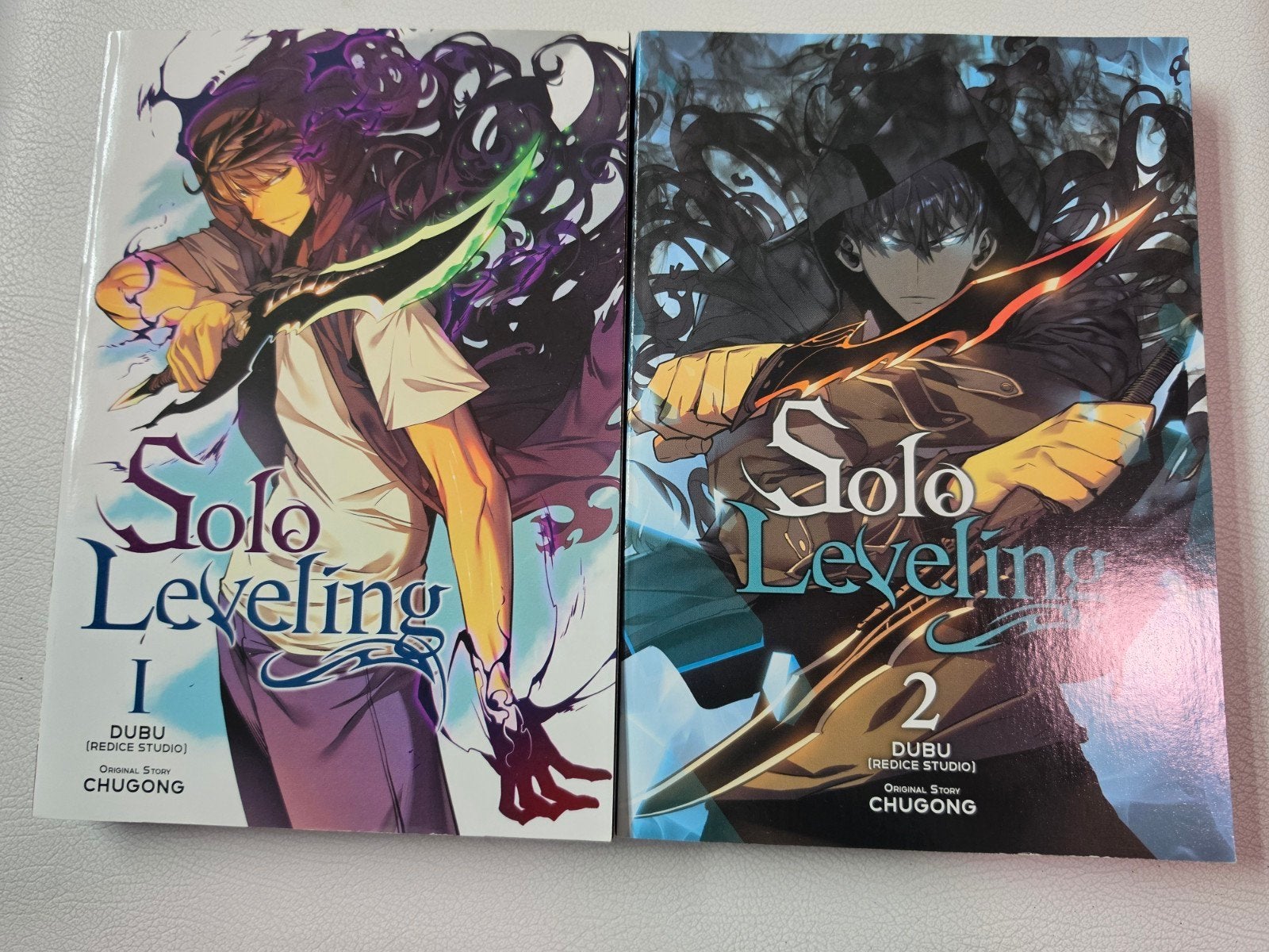 Solo leveling manga vol 1 & 2, Meerdere stripboeken, Ophalen of Verzenden, Zo goed als nieuw