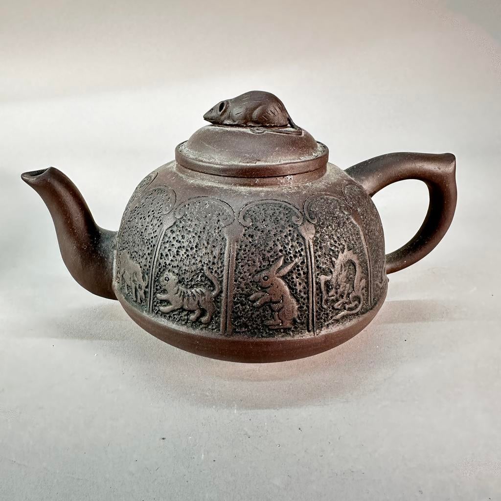 Chinese Yixing theepot – zisha klei – 12 dieren (zodiac), Antiek en Kunst, Antiek | Servies los, Ophalen of Verzenden
