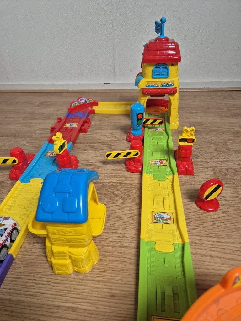 Vtech Toet Toet Treinstation / Treinrails, Ophalen, Gebruikt, 2 tot 4 jaar