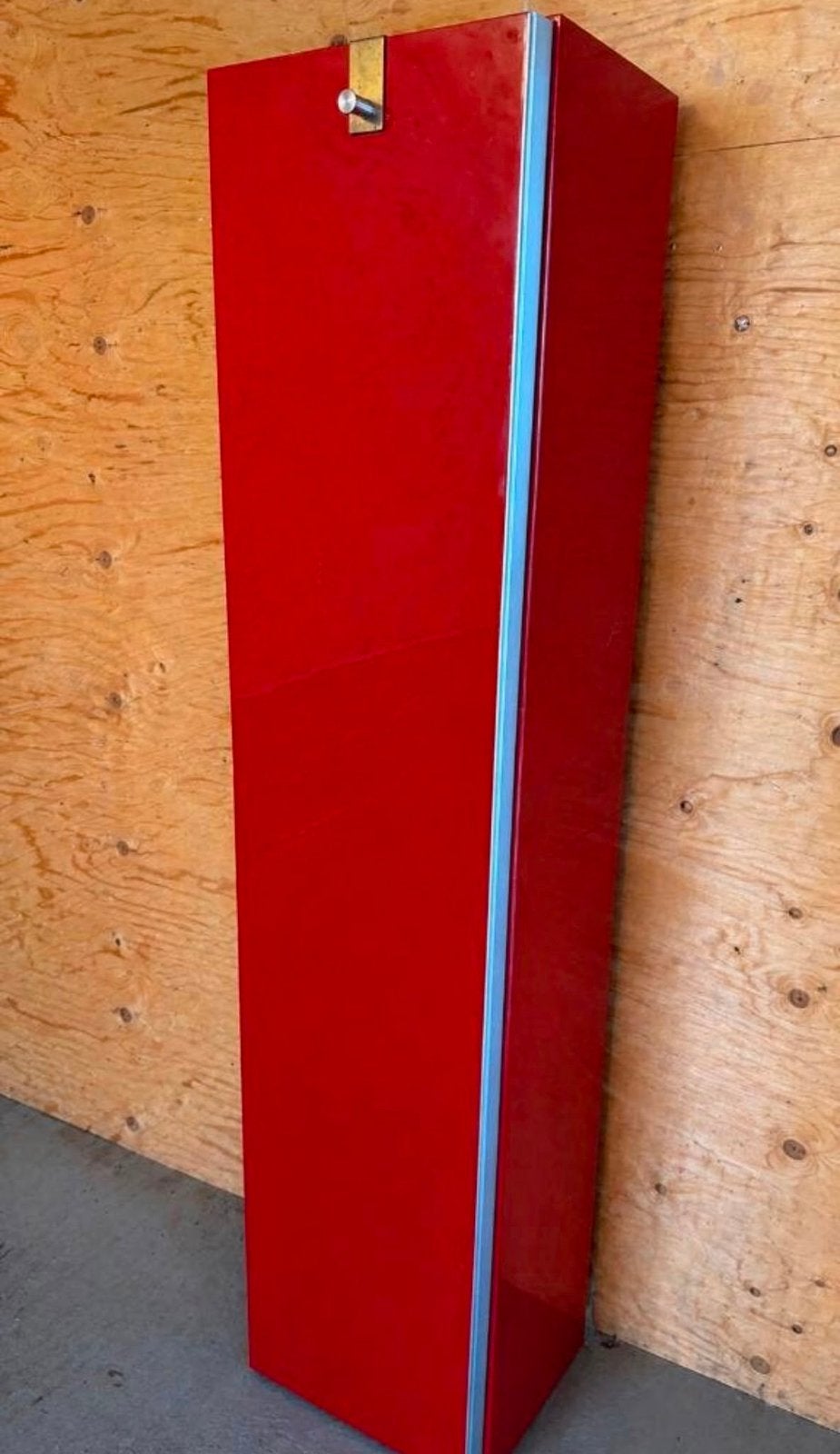 Rode kast, Huis en Inrichting, Kasten | Kledingkasten, Ophalen, Minder dan 50 cm, Gebruikt, 200 cm of meer