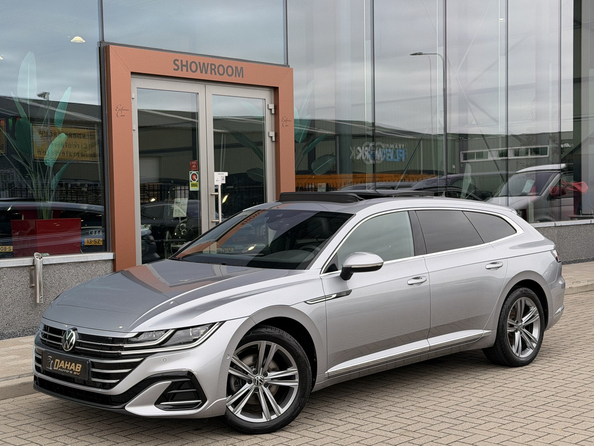 Volkswagen Arteon Shooting Brake 1.4 TSI eHybrid R-Line Busi, Auto's, Arteon, Gebruikt, Zwart, Verwarmde buitenspiegels