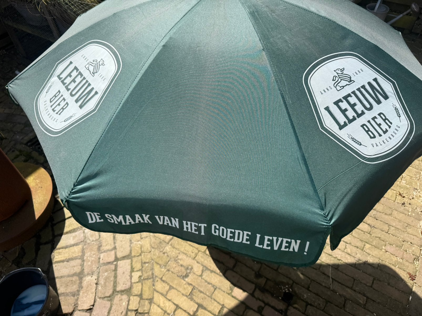 Leeuw bier Valkenburg Parasol, Tuin en Terras, Parasols, Ophalen, Gebruikt, Stokparasol