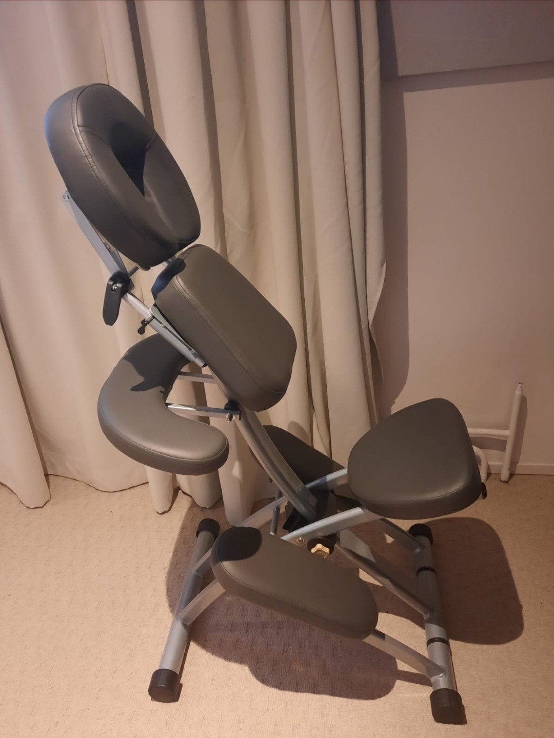 massagestoel, Ophalen, Zo goed als nieuw, Massagestoel of Kussen