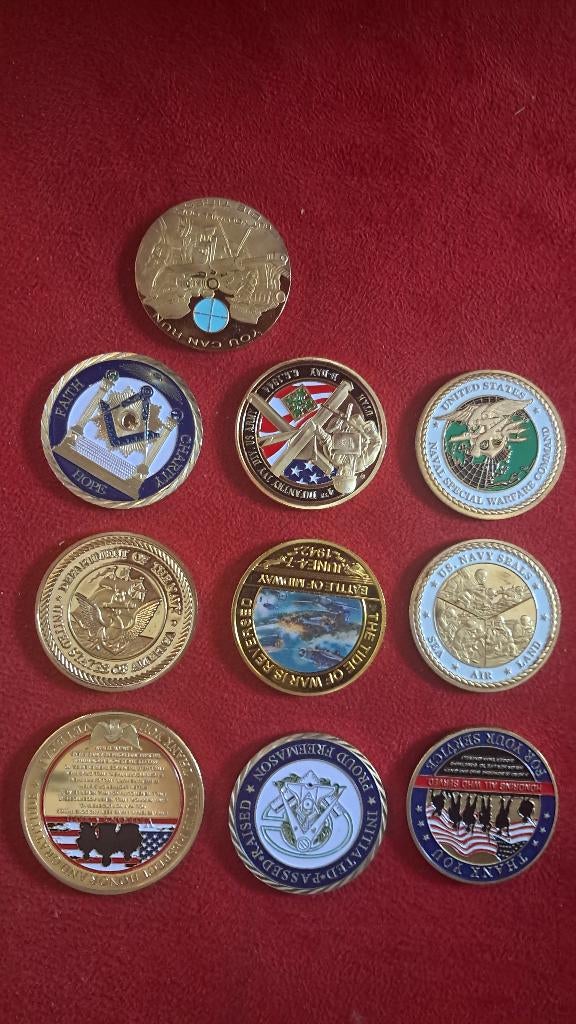 Mooie set van 10 challenge coins, Ophalen of Verzenden, Overige materialen