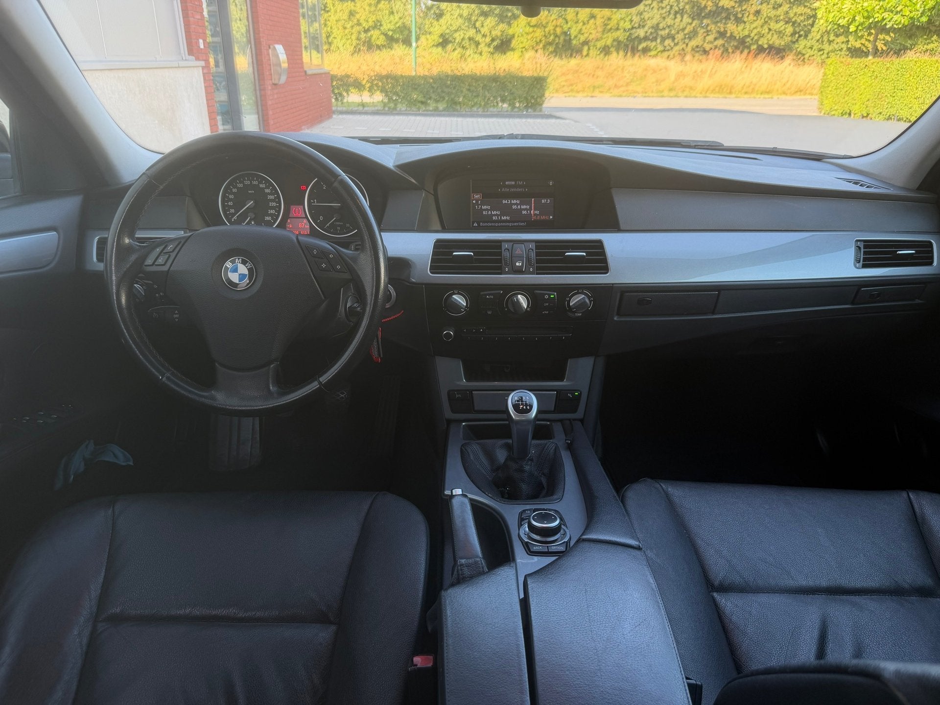 BMW 5-serie Touring 520d Facelift Corporate Lease Business L, Auto's, BMW, Euro 5, Achterwielaandrijving, Zwart, 4 cilinders