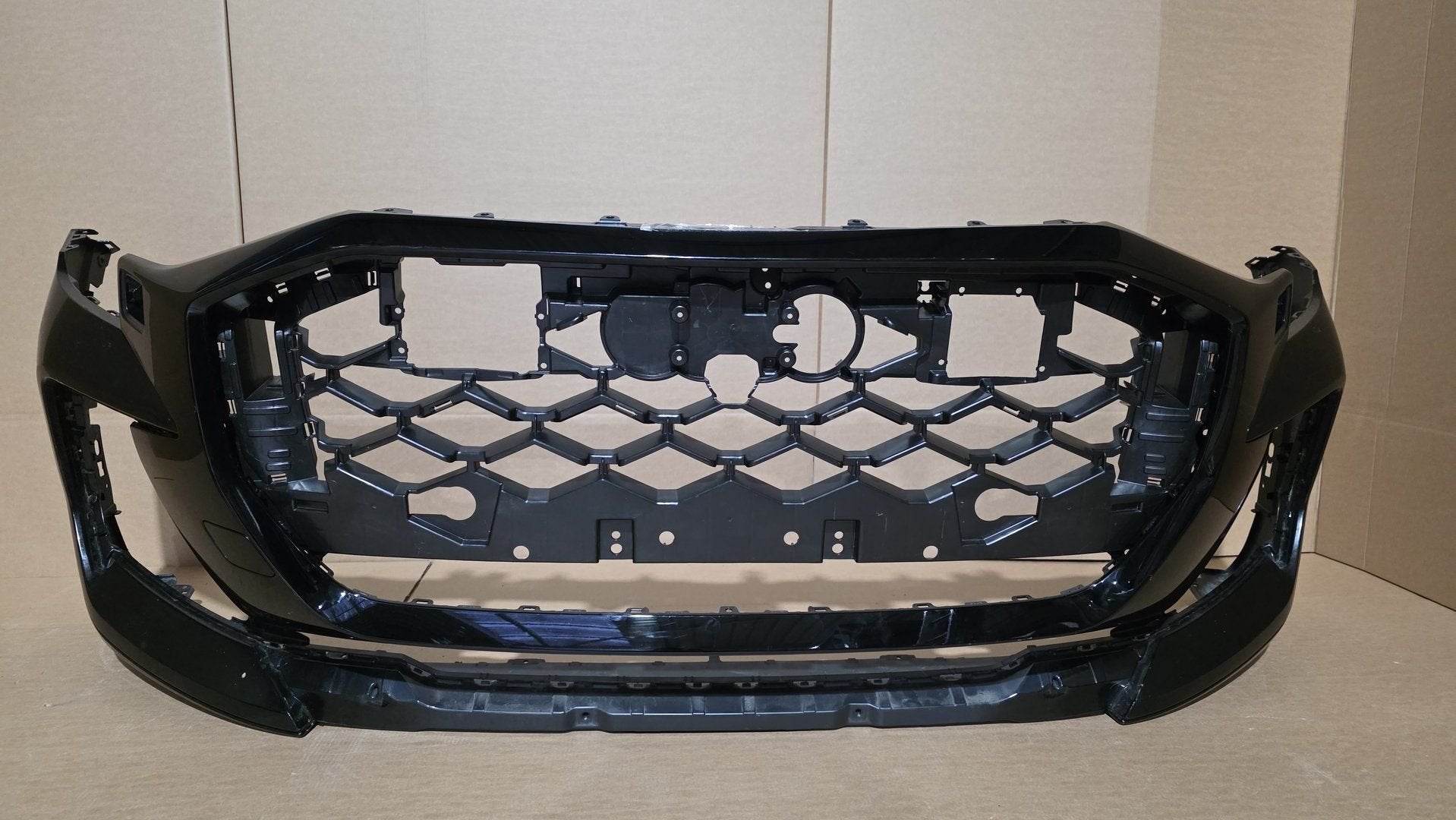 Voorbumper Audi Q8 RSQ8 4M8 FACELIFT Bumper bj.2024-2026 RS, Gebruikt, -, Voor, Ophalen of Verzenden