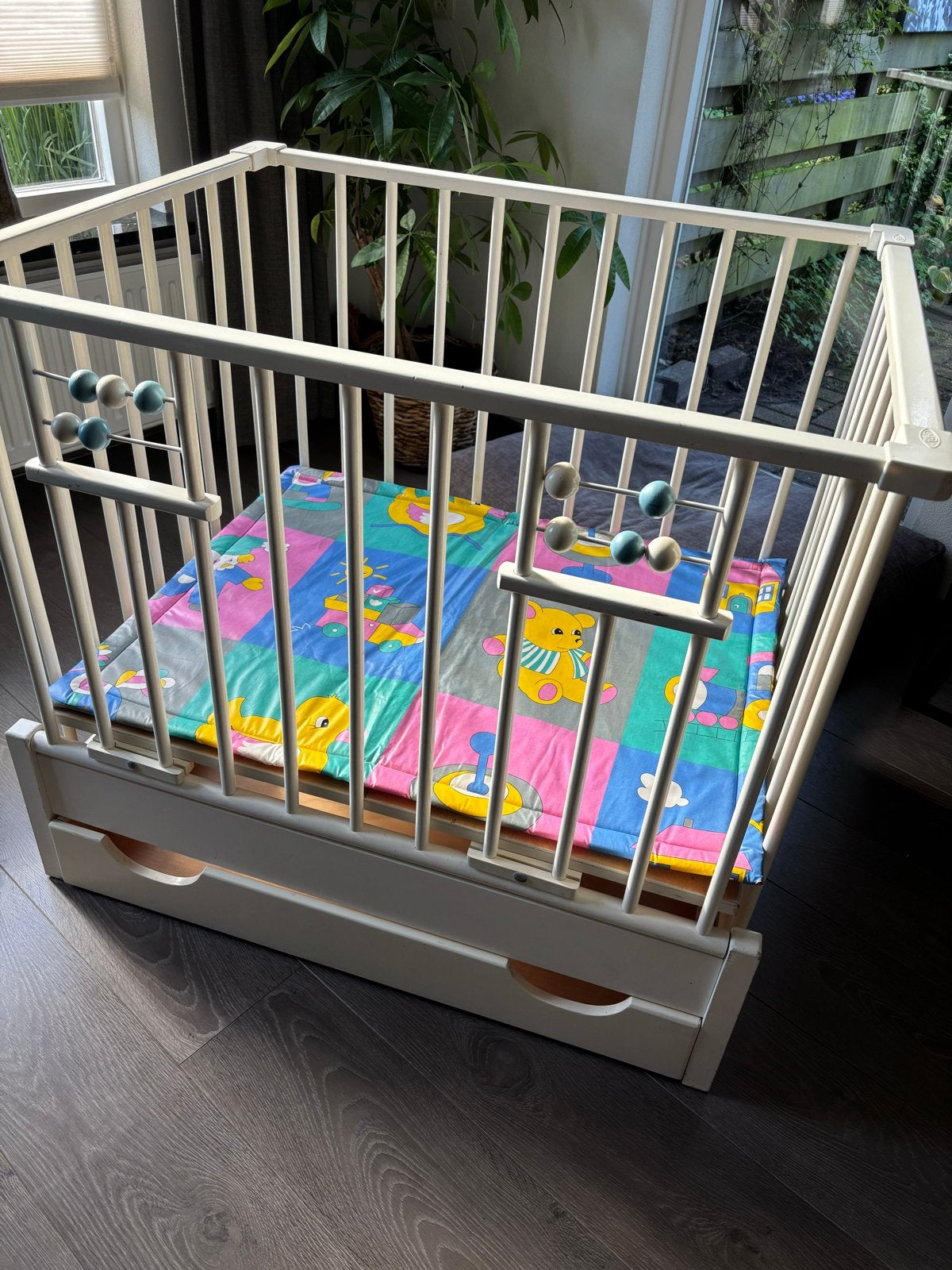 Witte inklapbare box met lade en verstelbare bodem, Kinderen en Baby's, Ophalen, Gebruikt, Vierkant, In hoogte verstelbaar