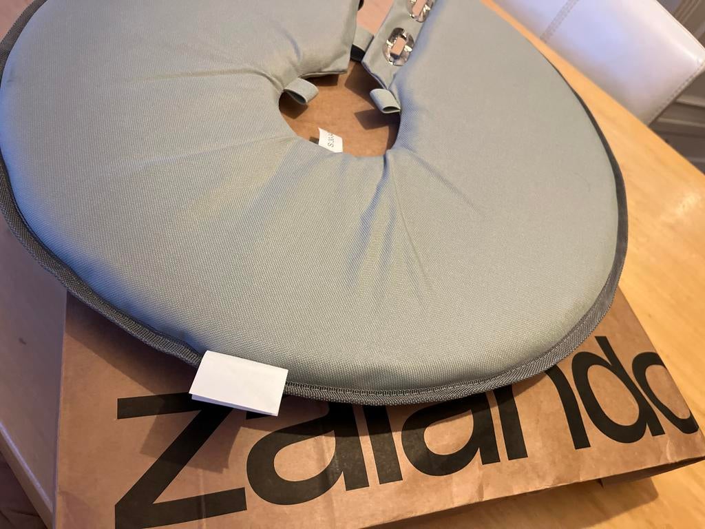 Beschermkraag voor hond., Ophalen, Zo goed als nieuw