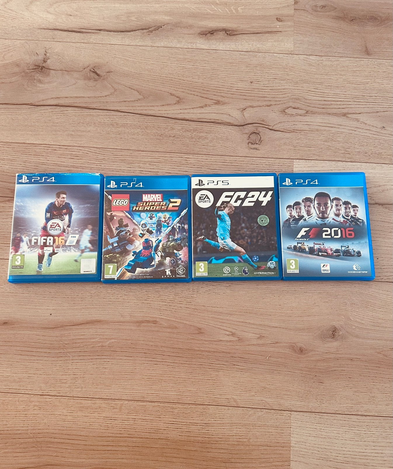 Selling ps5/ps4 games : FIFA.16/FC.24/F1.2016/SUPER HEROES 2, Spelcomputers en Games, Games | Sony PlayStation Vita, Ophalen, Zo goed als nieuw