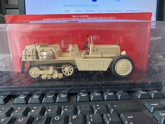 1:24 Citroen Half Track leger Jeep Hachette Beige in doos, Ophalen of Verzenden, Gebruikt, Auto, Overige merken