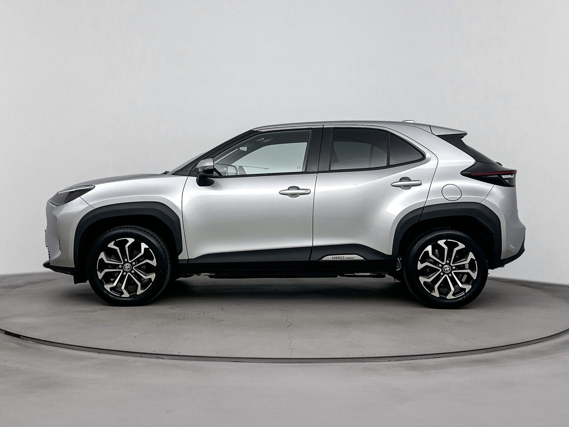 Toyota Yaris Cross 1.5 Hybrid Dynamic | Stuur-Stoelverwarmin, Auto's, Toyota, 12 maanden, Stof, Gebruikt, 116 pk