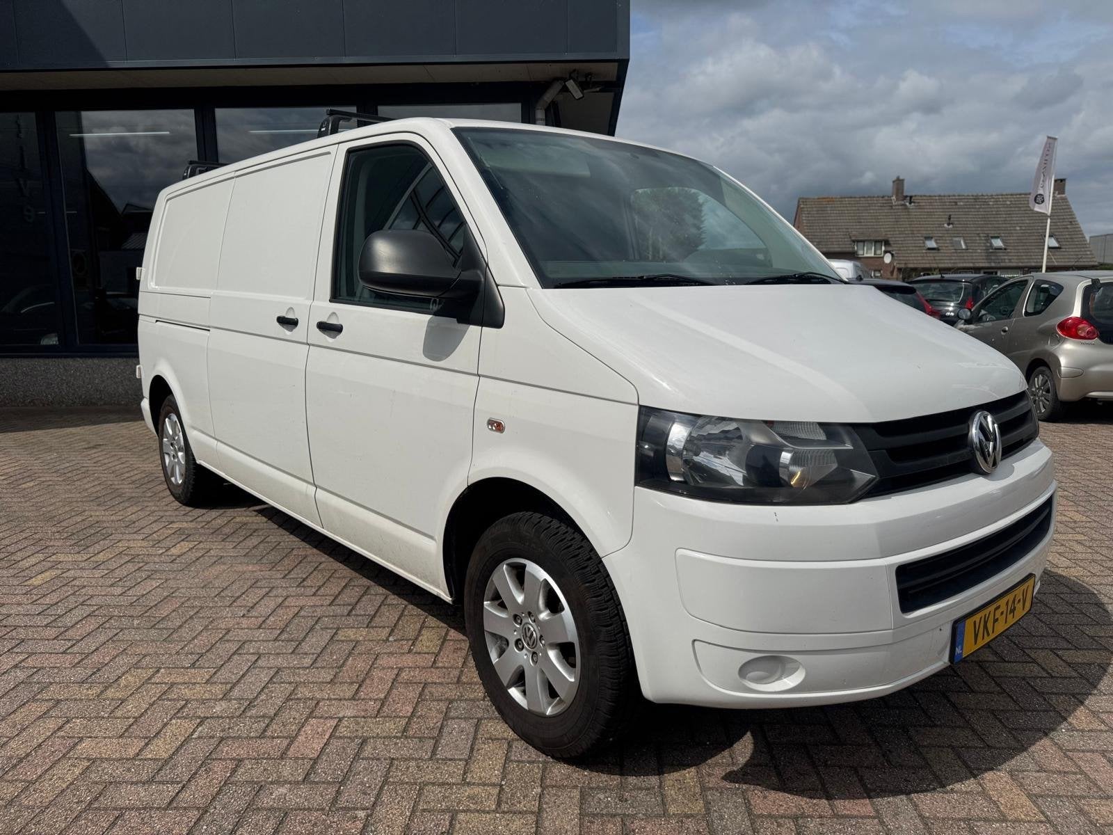 Volkswagen Transporter 2.0 L2H1 benzine grijs kenteken 3-zit, Auto's, Voorwielaandrijving, Euro 5, Gebruikt, 4 cilinders