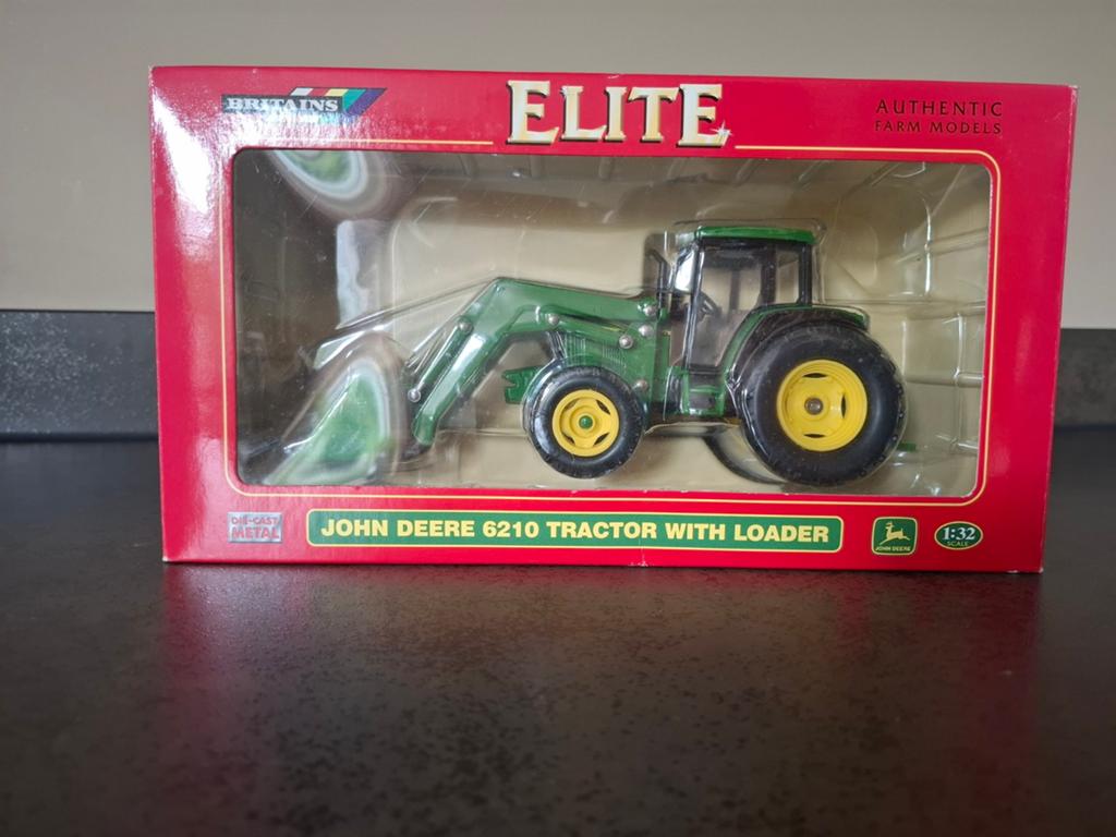 Britains, John Deere 6210 met voorlader, Ophalen of Verzenden, Zo goed als nieuw, Tractor of Landbouw, Britains