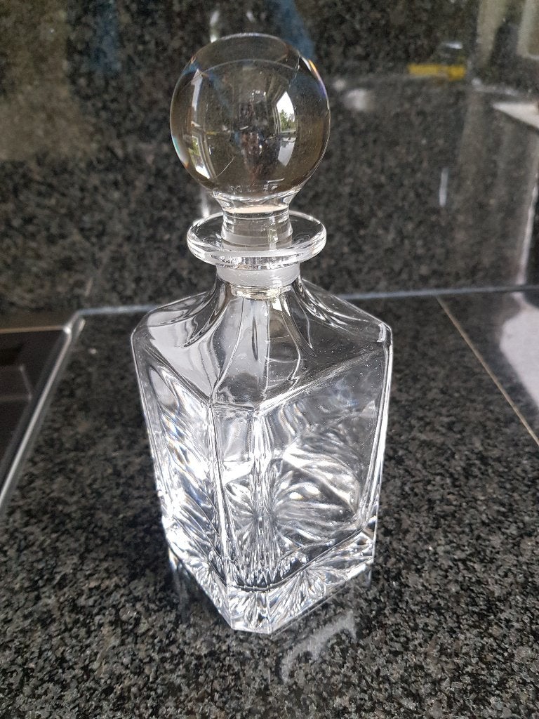 Kristallen fles, hoogte 21 cm, breed 8 cm., Ophalen