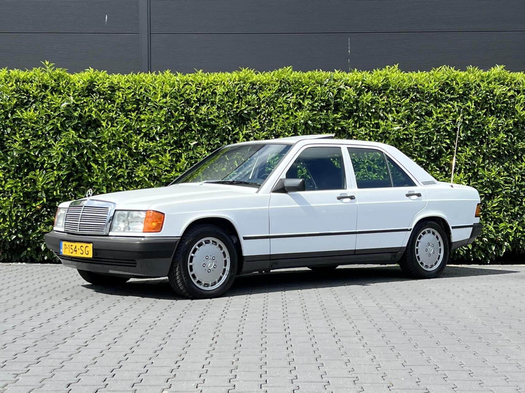 Mercedes 190-serie 2.6 E, PANORAMADAK, AIRCO, ELEKTRISCHE RA, Auto's, Achterwielaandrijving, Gebruikt, 2597 cc, 160 pk