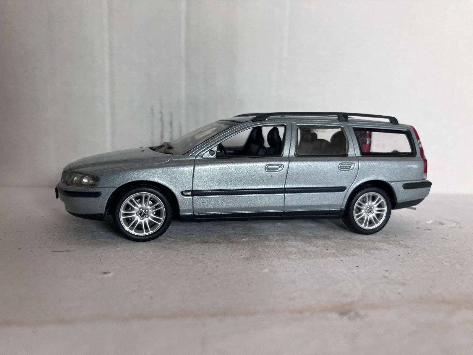 Volvo V70 2000 Minichamps 1/43  - Zilver, Ophalen of Verzenden, Gebruikt