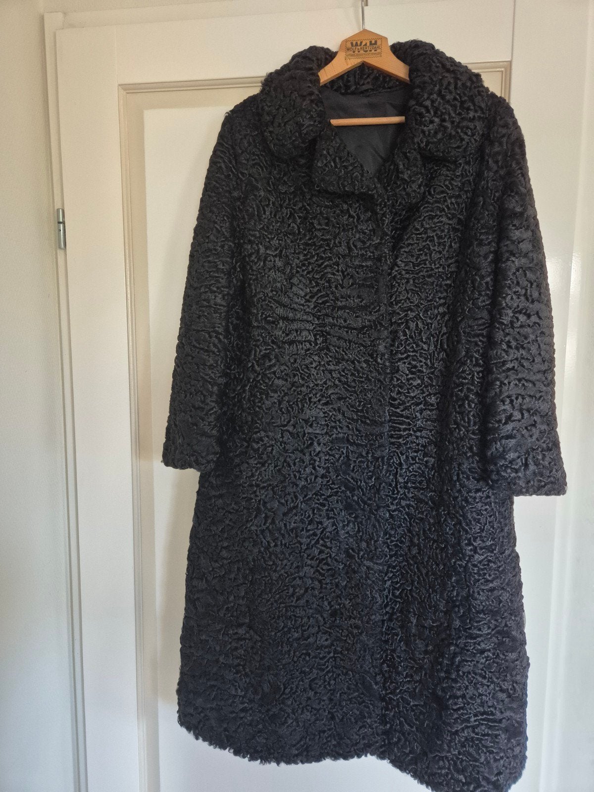 Vintage Zwarte Gekrulde Bontjas - Perfecte Staat Maat M, Kleding | Dames, Ophalen, Zo goed als nieuw, Maat 38/40 (M), Zwart
