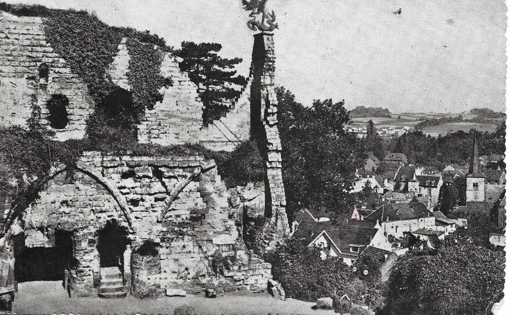 Valkenburg- -Ruïne met panorama., Ophalen of Verzenden, 1960 tot 1980, Gelopen, Limburg
