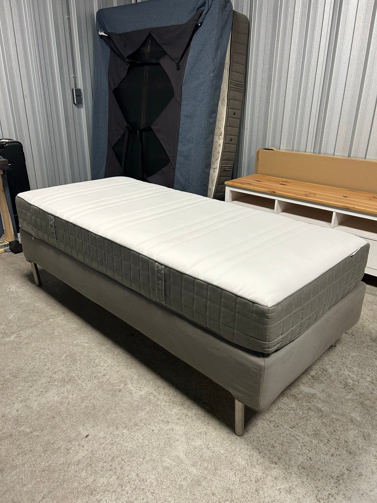IKEA ESPEVÄR bed met HÖVÅG matras - Eenpersoons, Ophalen, 90 cm, Eenpersoons, Zo goed als nieuw