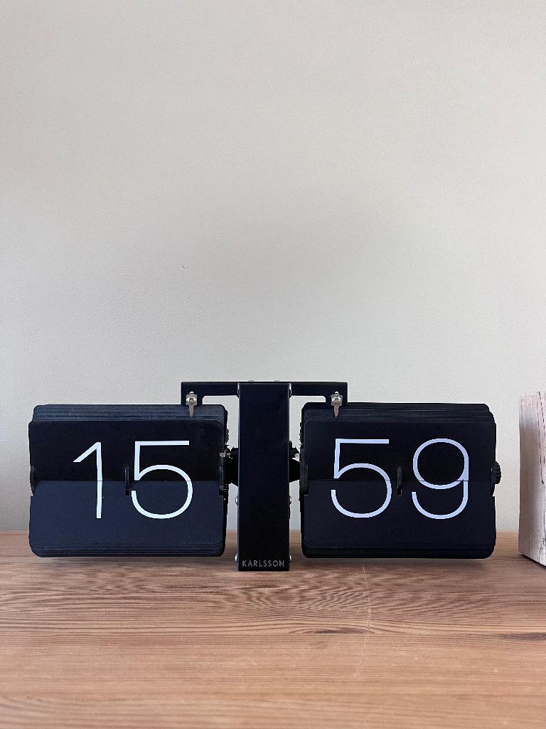 Karlsson Flip Clock No Case | Wandklok / Tafelklok, Ophalen, Gebruikt, Digitaal, Wandklok