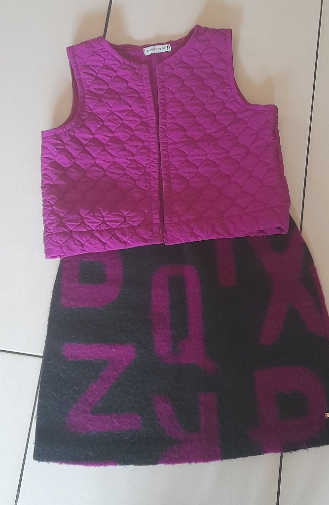 Rok en gilet cerise /zwart Gratis, Maat 38/40 (M), Zwart, Ophalen of Verzenden, Gedragen