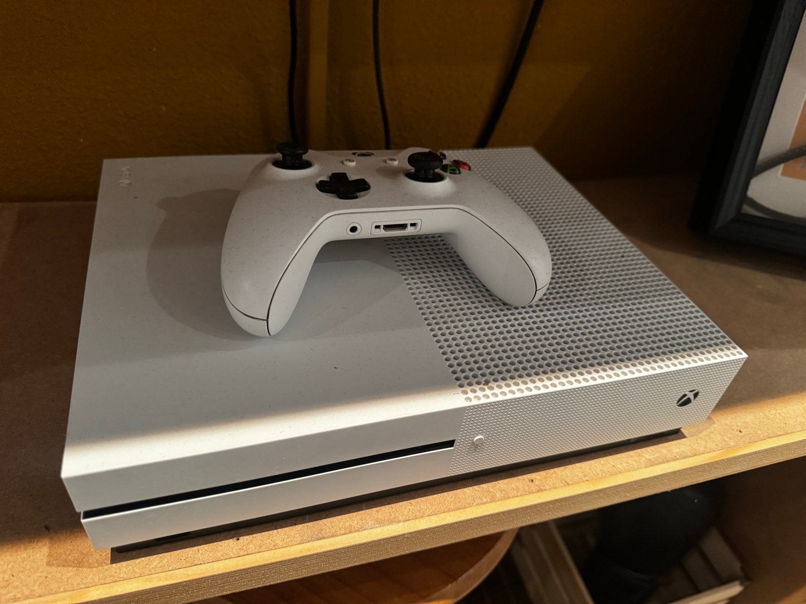 Xbox One S met controller - gebruikt, Spelcomputers en Games, Ophalen, 500 GB, Xbox One S, Zo goed als nieuw