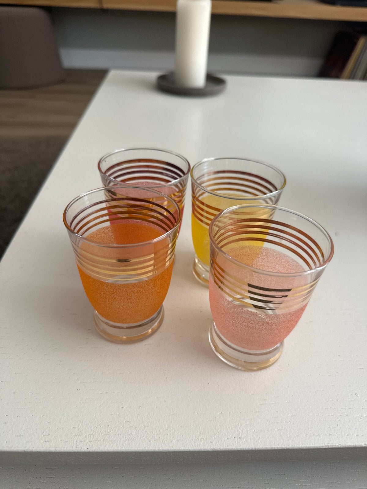 Set van 4 vintage glazen met gouden strepen, Antiek en Kunst, Ophalen