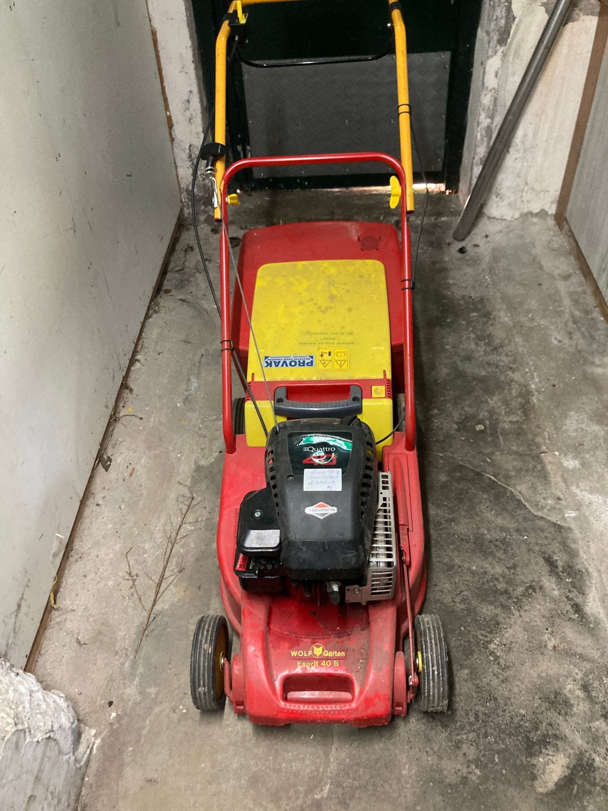 Benzine-maaier Wolf Garten Esprit 40B, Tuin en Terras, Grasmaaiers, Ophalen, Cirkelmaaier, Gebruikt, Opvangbak