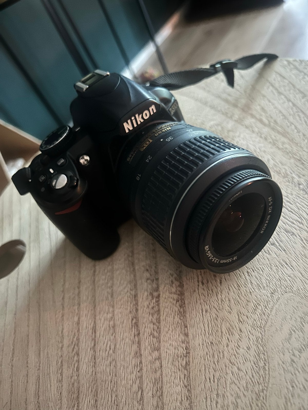 Nikon D3100 spiegelreflexcamera met 18-55mm f3.5-5.6 lens, Ingebouwde flitser, Gebruikt, Spiegelreflex, Oplader