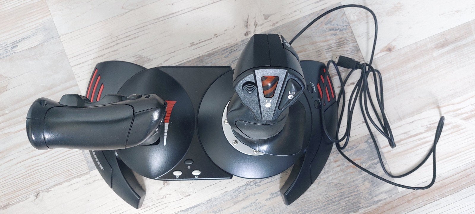 Thrustmaster T.Flight Hotas X Joystick voor PC, Ophalen, Zo goed als nieuw, Thrustmaster, PC