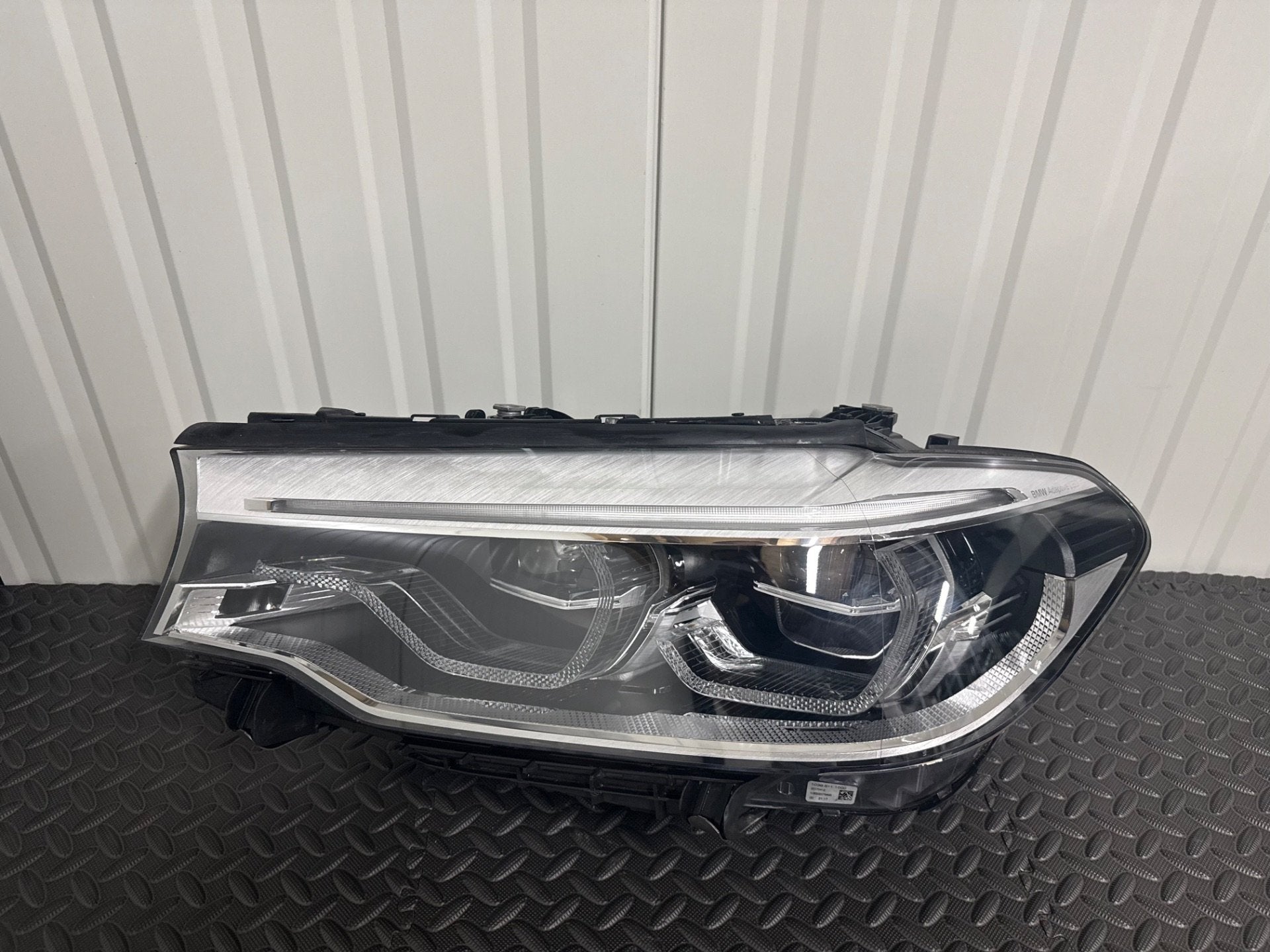Bmw 5 Serie g30/G31 Adaptive Led koplamp L 7439193-04, Petuelring 130
80788  Munich, DE, Info@bmw.de, Nieuw, Ophalen of Verzenden