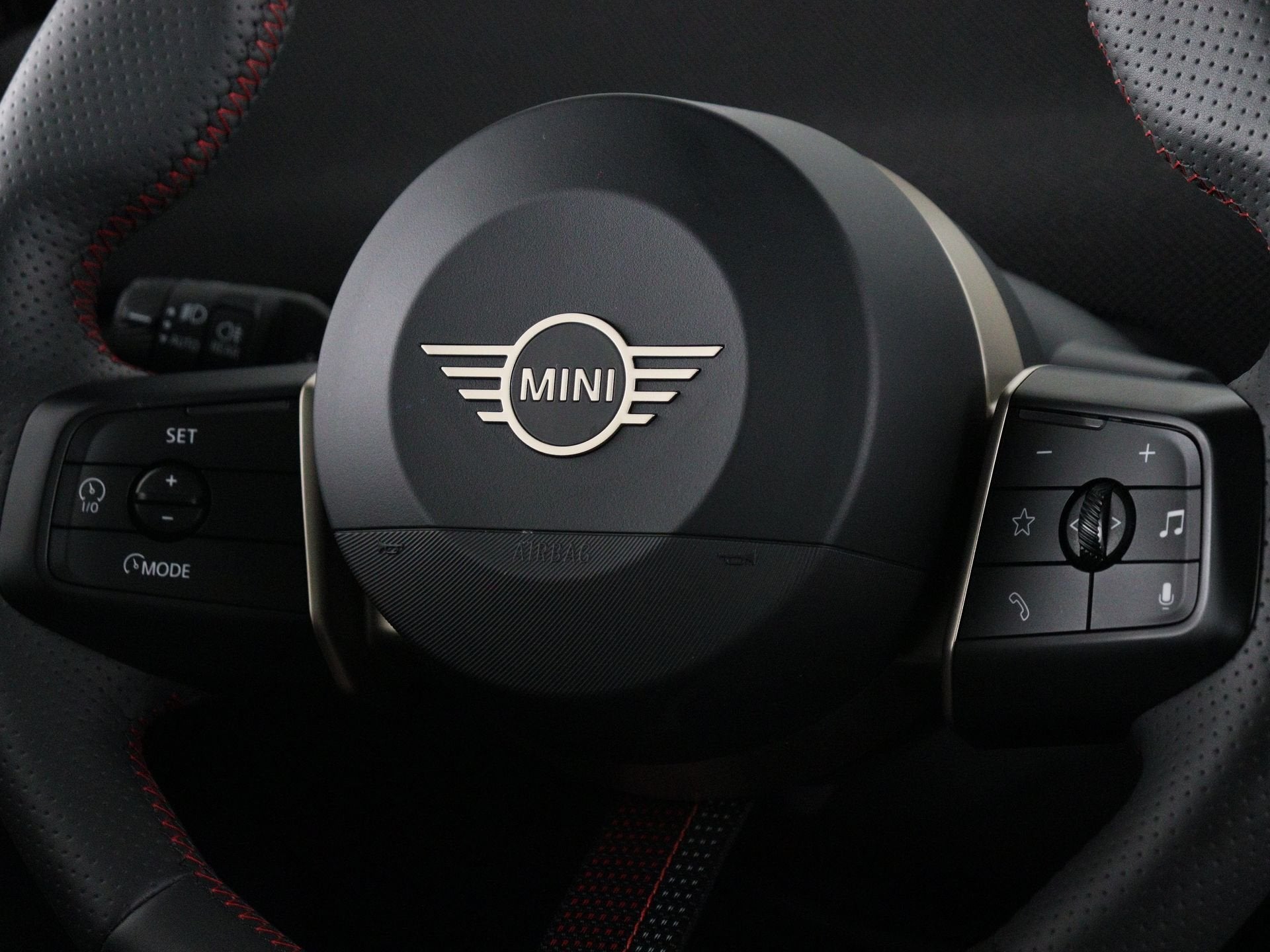 MINI Cooper E John Cooper Works Pakket XL (bj 2024), Dealer onderhouden, Gebruikt, Zwart, Met garantie (alle)