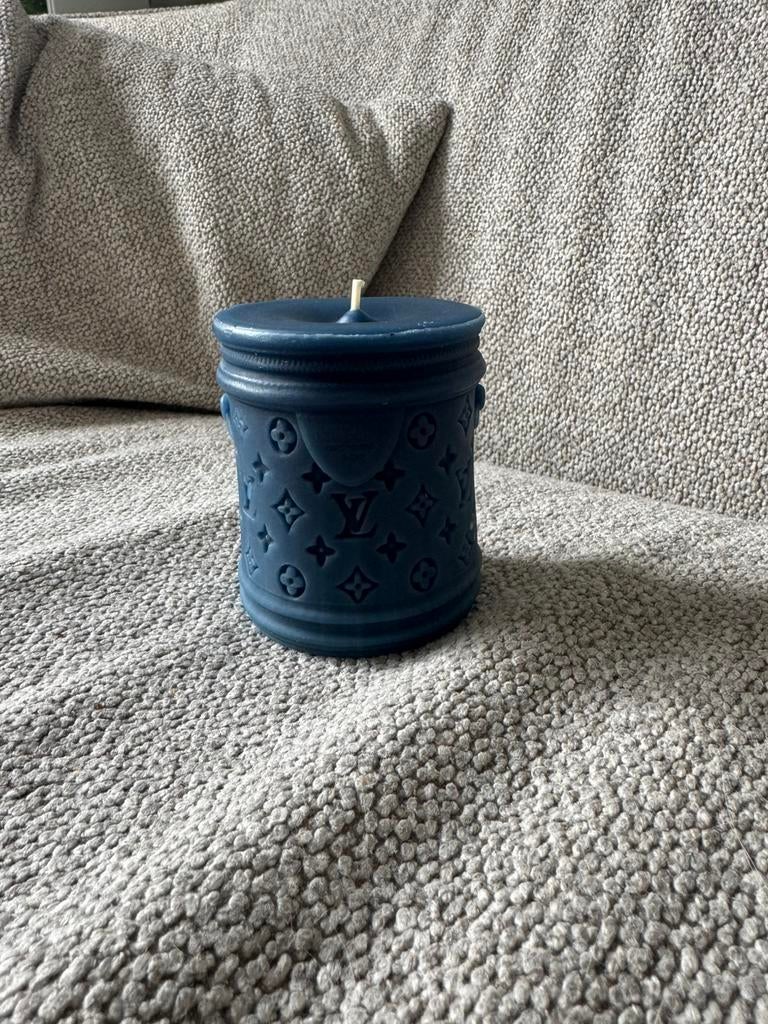 Luxe Lv kaars., Huis en Inrichting, Woonaccessoires | Kandelaars en Kaarsen, Overige materialen, Blauw, Nieuw, Ophalen of Verzenden