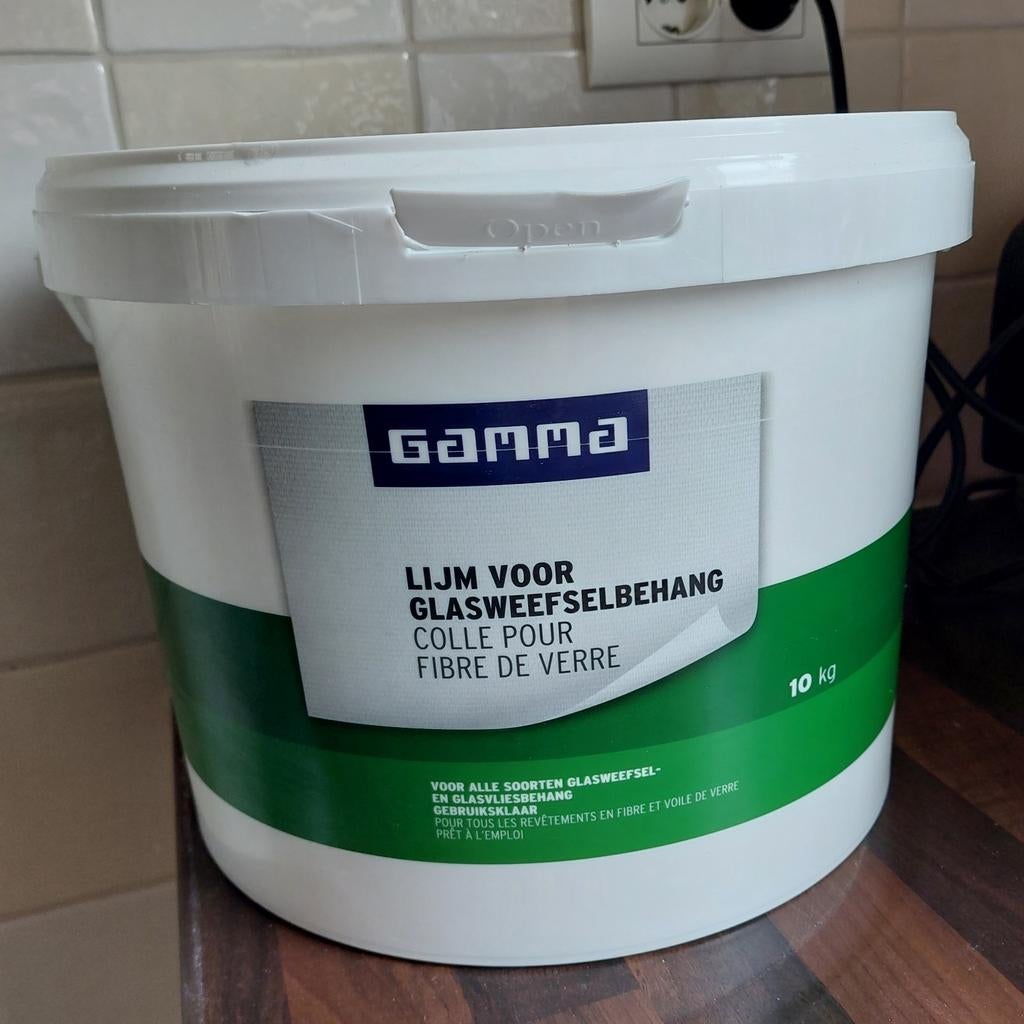 Glasweefsellijm Gamma 10 kg - bijna vol, Ophalen of Verzenden, 10 tot 25 m², Wit, Glasweefselbehanglijm