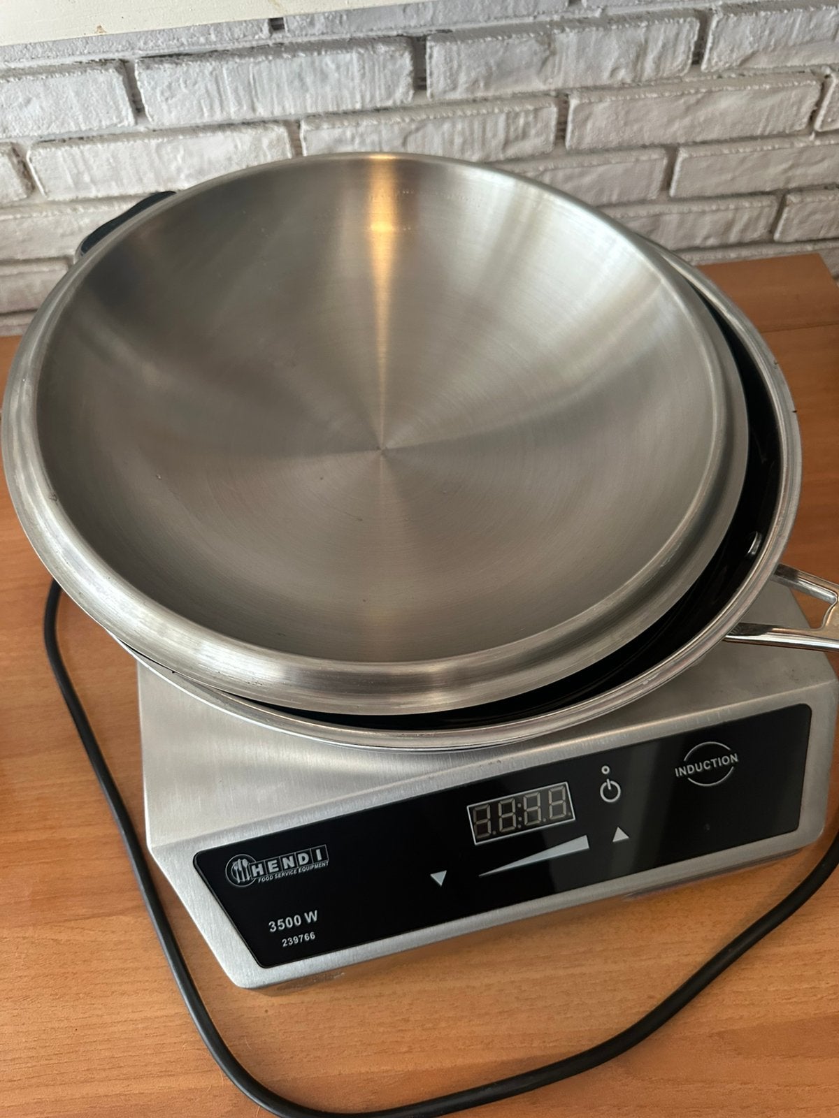 Hendi inductie wokpan 3500W 2x, Ophalen, Zo goed als nieuw, Rvs, Wok