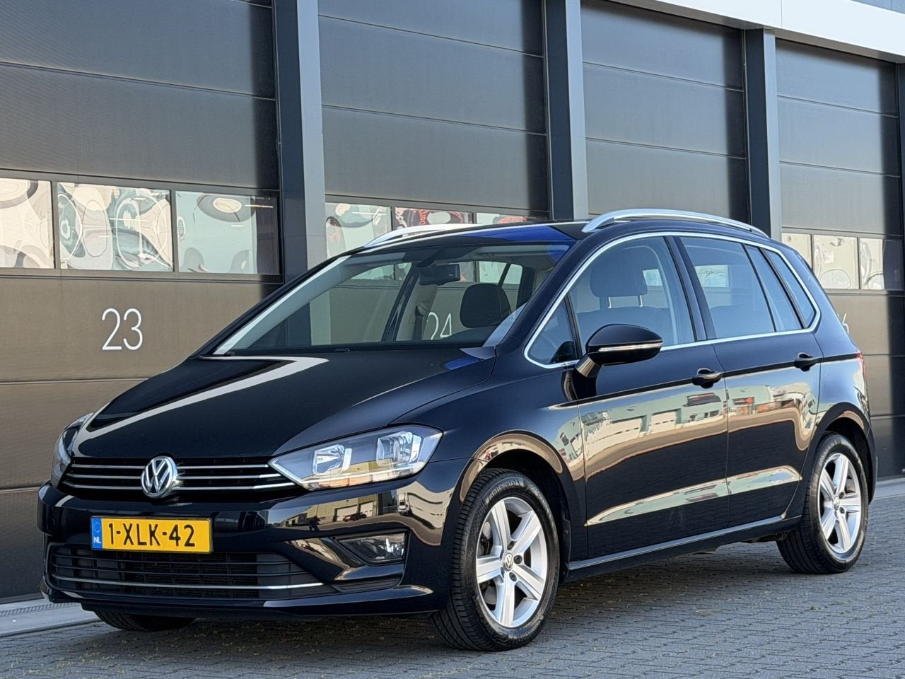 Volkswagen Golf Sportsvan 1.6 TDI Highline Navi Camer Clima, Auto's, Volkswagen, Euro 6, Zwart, Golf Sportsvan, Bedrijf