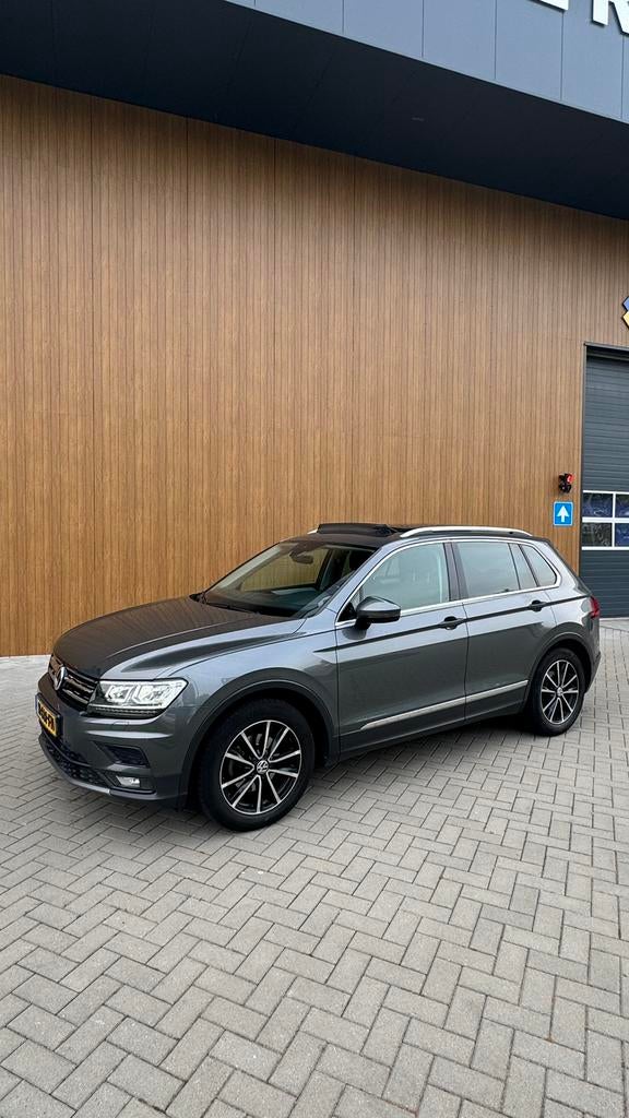 Volkswagen Tiguan 1.5 TSI ACT 150pk DSG 2019 Grijs Pano, Auto diversen, Ophalen, Zo goed als nieuw