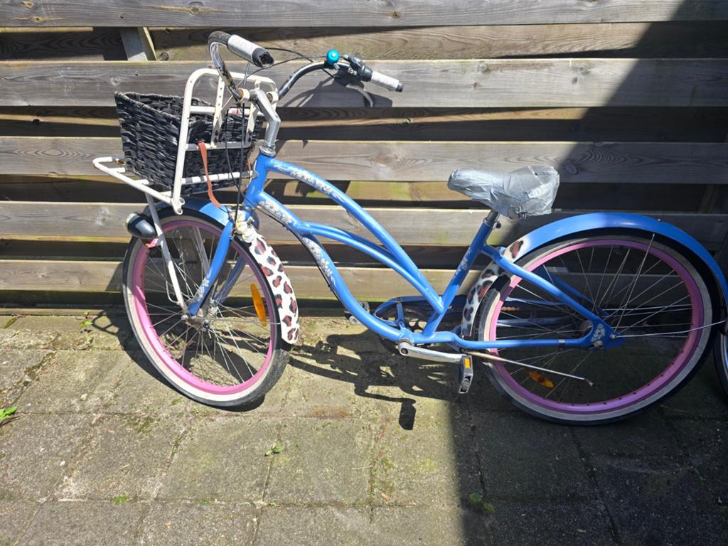 Blauwe Electra Bicycle meidenfiets met mand en roze accenten, Fietsen en Brommers, Fietsen | Dames | Damesfietsen, Terugtraprem