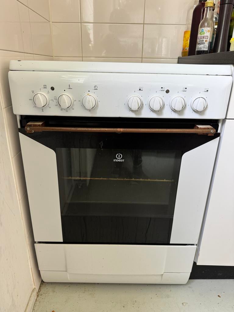 Indesit oven en elektrische kookplaat met Perilex stekker, 60 cm of meer, Grill, Zo goed als nieuw, Vrijstaand