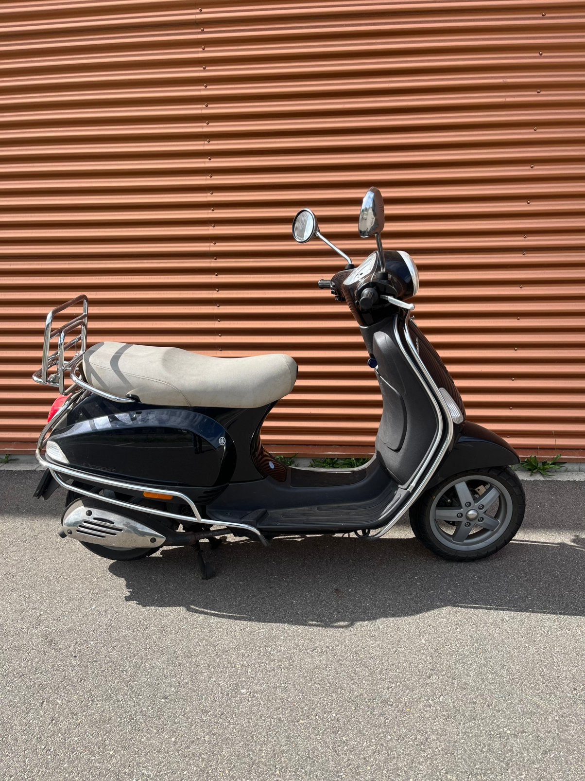 Piaggio vespa lx 50 brom scooter opknapper, Fietsen en Brommers, Scooters | Vespa, Ophalen of Verzenden, Zo goed als nieuw