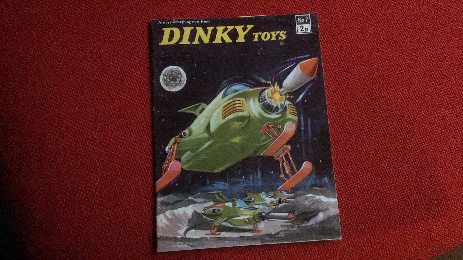 DINKY TOYS FOLDER MINT 1971 LEUK IN VITRINE BIJ MODELLEN, Ophalen of Verzenden, Zo goed als nieuw, Auto, Dinky Toys