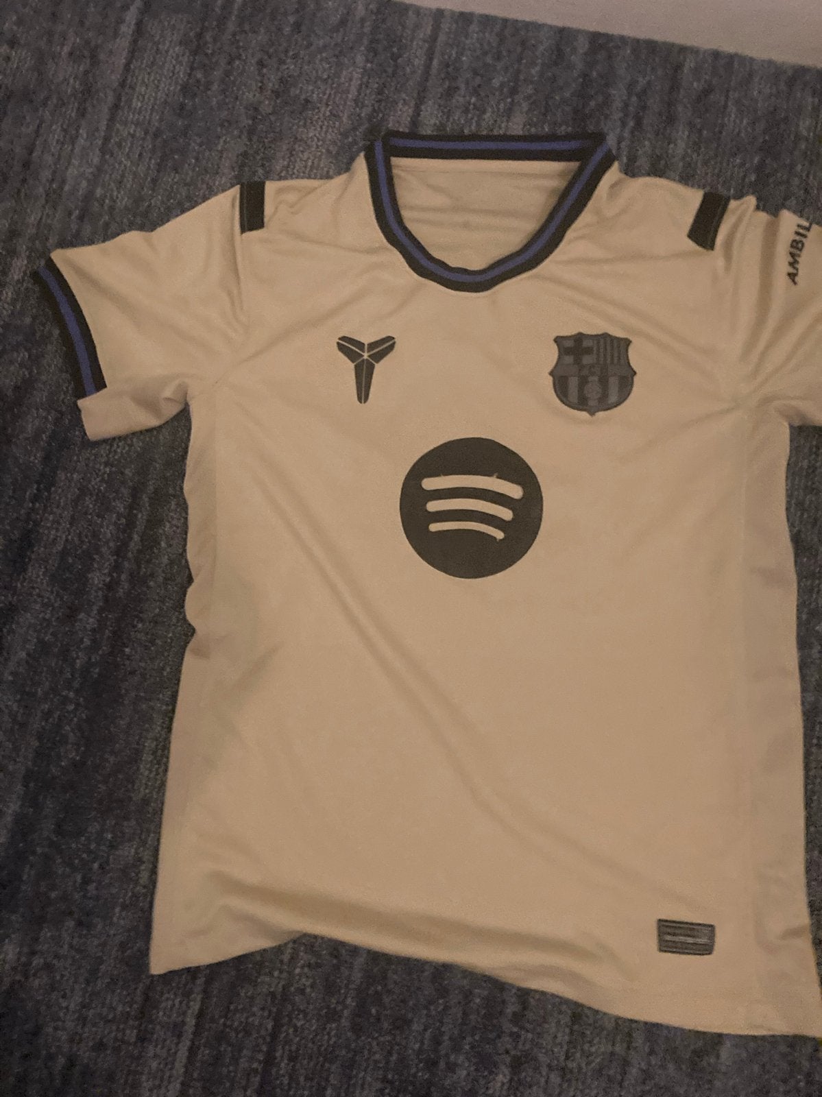 FC Barcelona uitshirt 25/26 - Lamine Yamal #10, Ophalen of Verzenden, Zo goed als nieuw, Shirt
