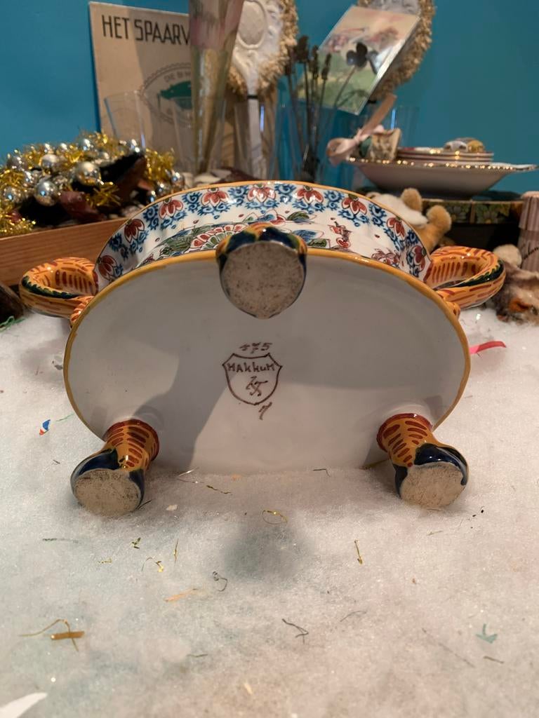Makkum Tichelaar cachepot met oren en bloemdecoratie, Antiek en Kunst, Ophalen of Verzenden