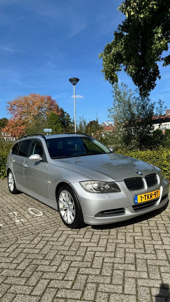 BMW 325i Touring E91 Automaat | 6-cilinder | APK 09-2027, Auto's, Automaat, Achterwielaandrijving, Zwart, 2497 cc