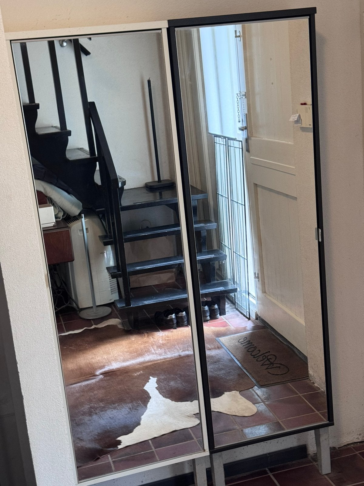 Ikea (2 x) schoenenkast 1 wit 1 zwart met spiegel, Huis en Inrichting, Ophalen, Zo goed als nieuw