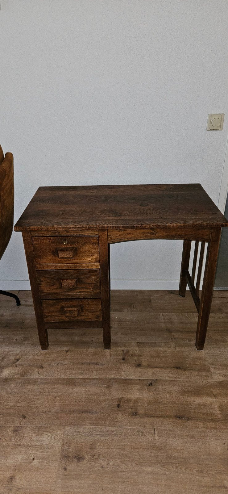 Prachtig degelijk vintage bureautje met 3 lades, Ophalen, Gebruikt, Hout, Met lades